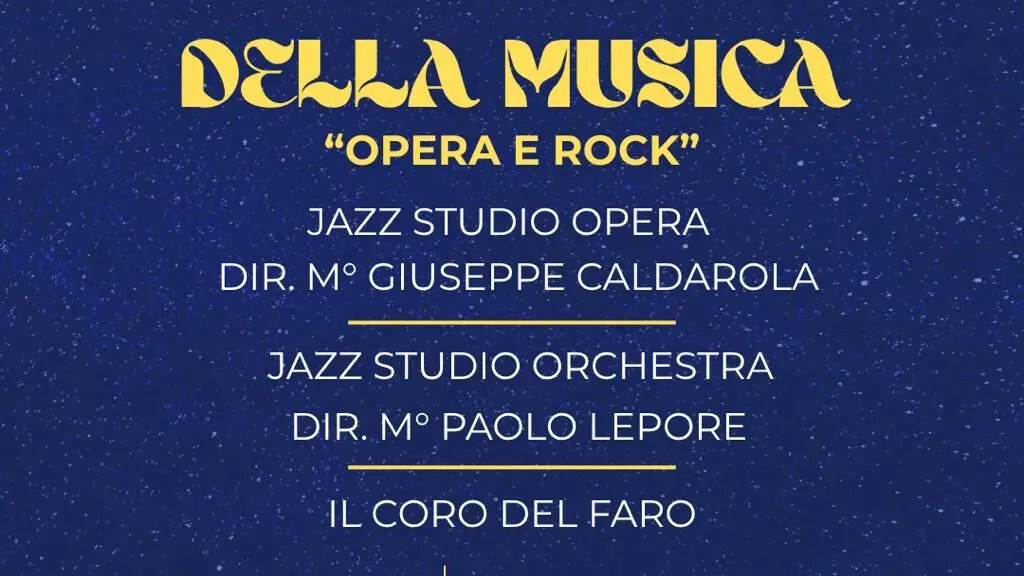 Sagrato della Chiesa di San Ferdinando a Bari durante un concerto serale all'aperto
