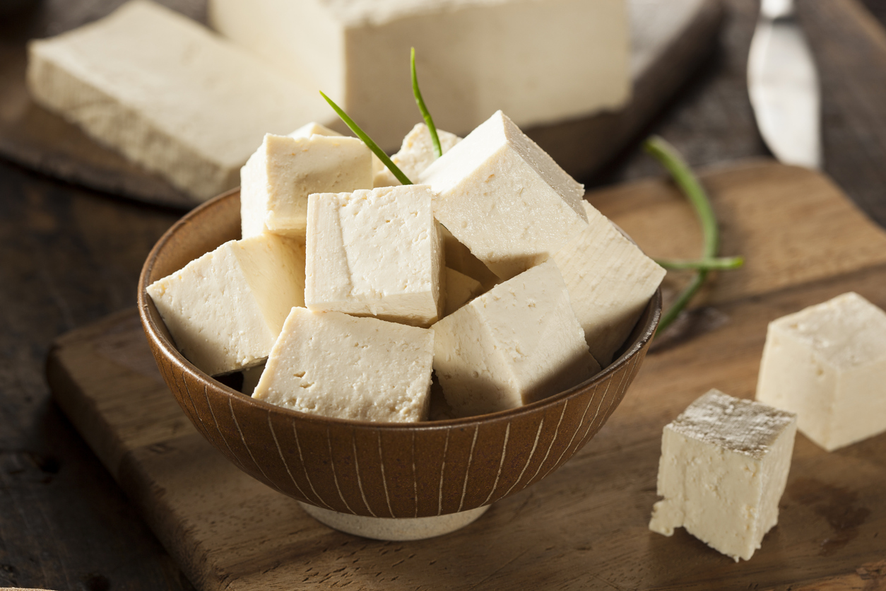Il tofu va cotto o mangiato crudo? Ecco la risposta 