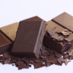Cosa succede a chi mangia cioccolato fondente tutti i giorni? Ecco la risposta