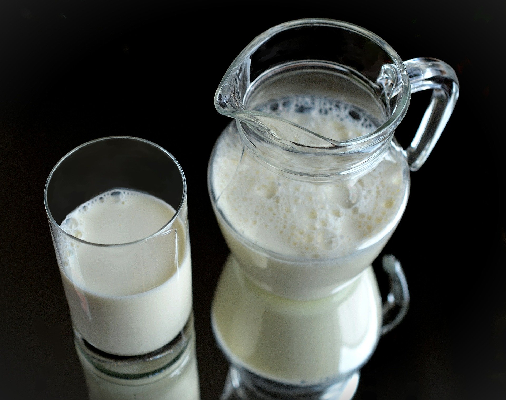 Bere latte ogni giorno: ecco cosa accade al nostro corpo 