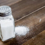 Cosa succede a chi usa troppo sale?