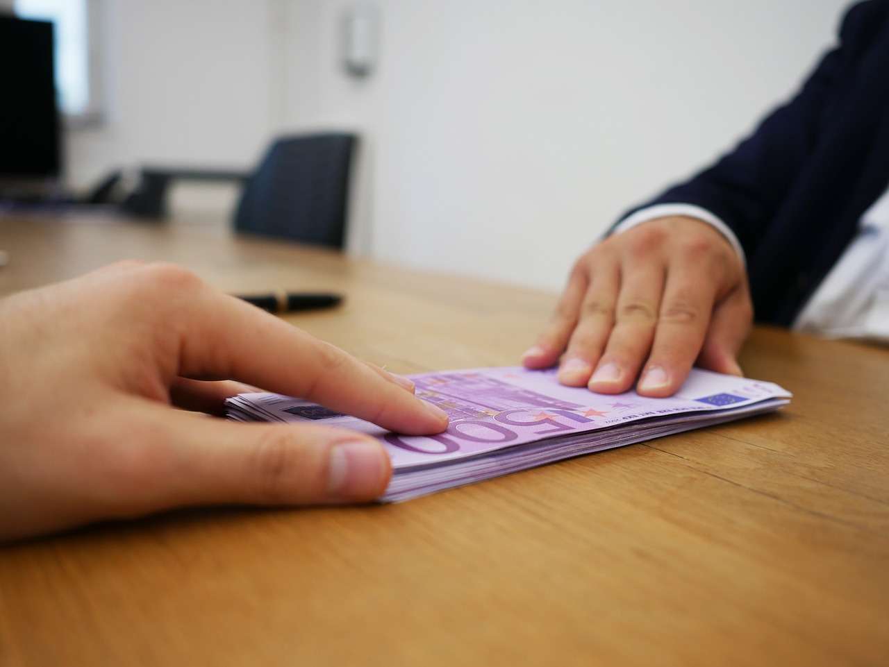 Immagine che illustra il diritto di recesso per la restituzione di un prodotto acquistato.